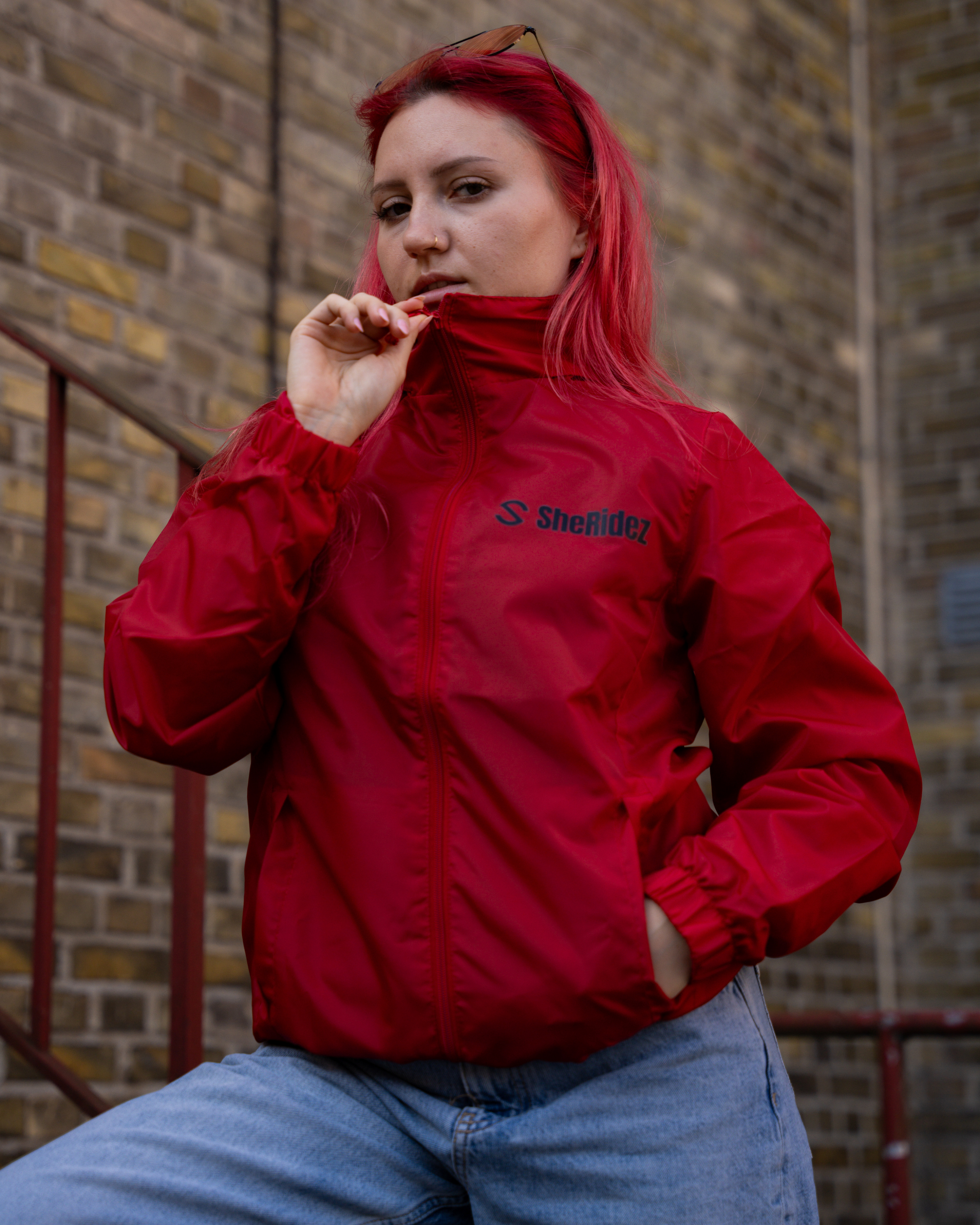 SheRidez Vindjakke – Rød (Brand Edition)