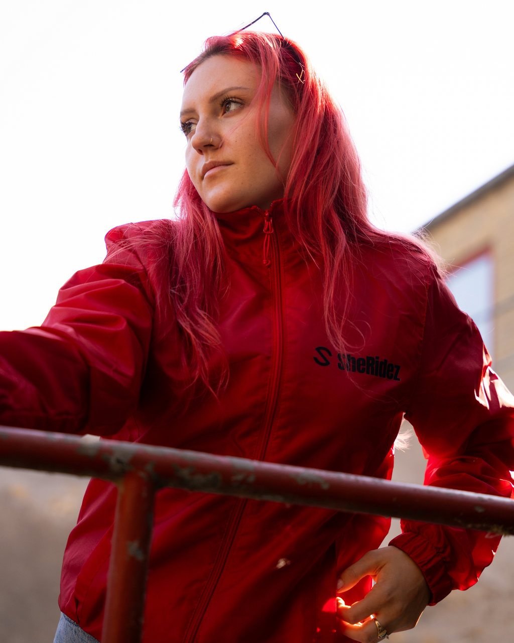 SheRidez Vindjakke – Rød (Brand Edition)