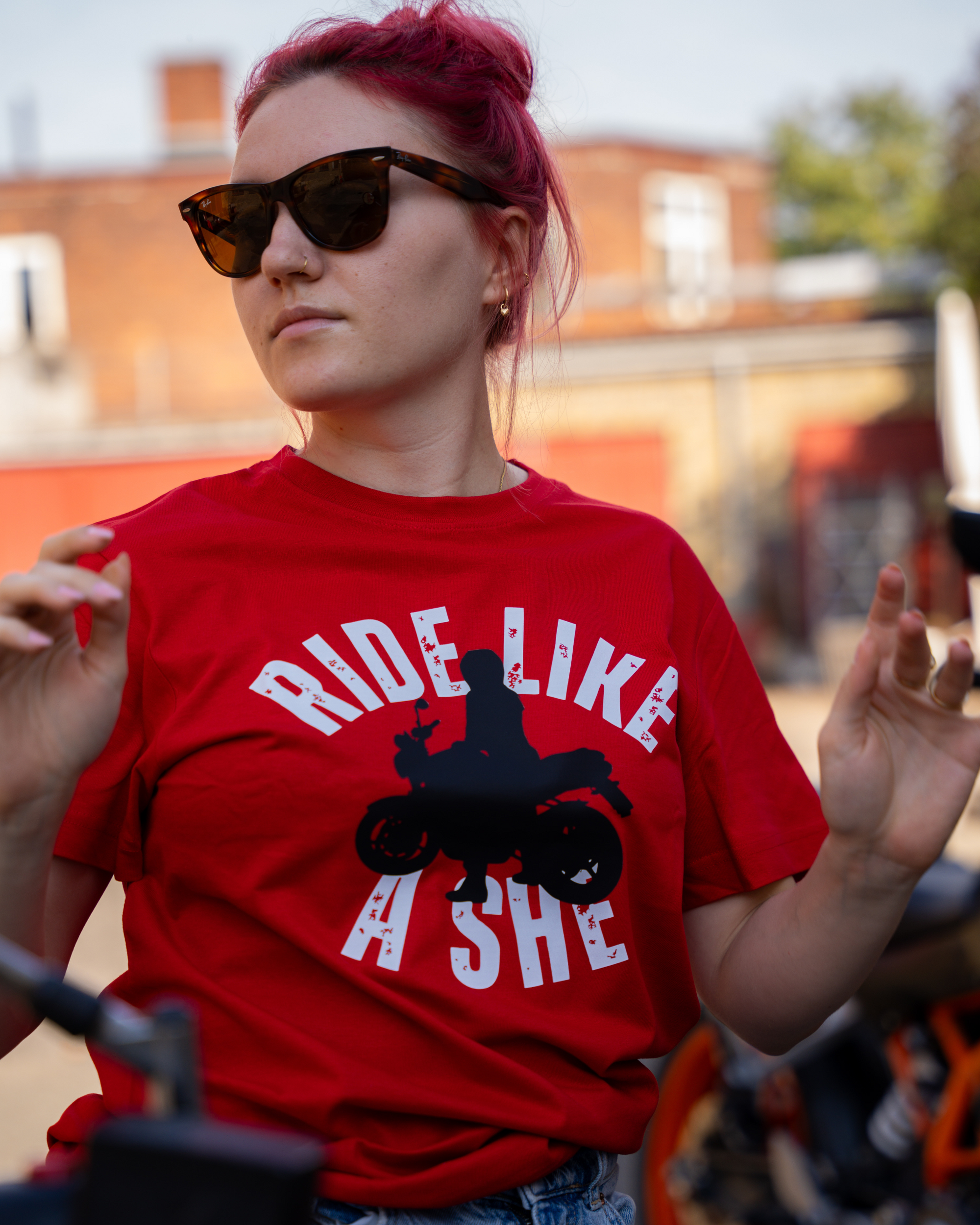 SheRidez "Ride Like a She" T-shirt – Rød