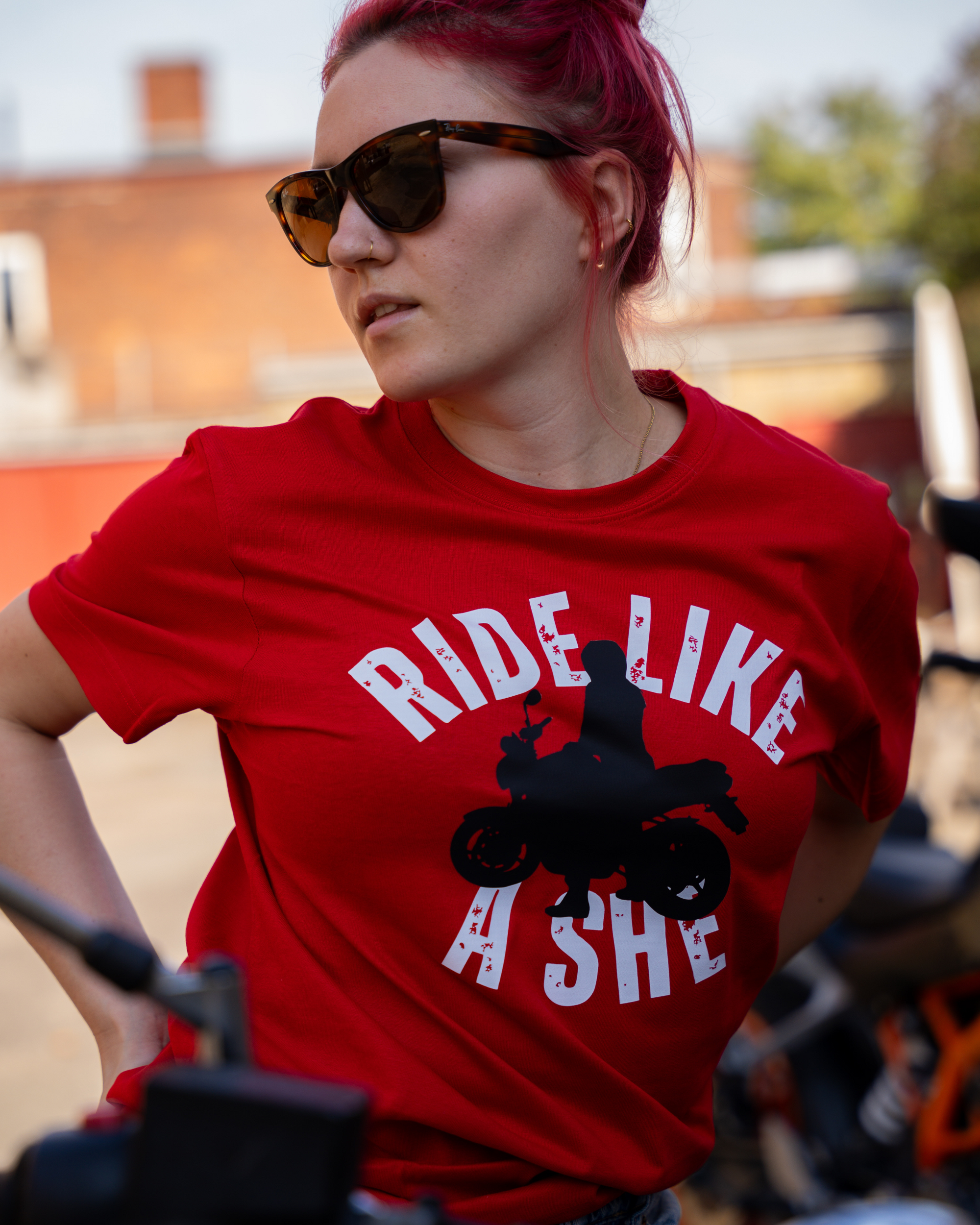 SheRidez "Ride Like a She" T-shirt – Rød